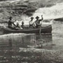 Photo de deux canoës dans la rivière Pic près des chutes White Otter, juillet 1906